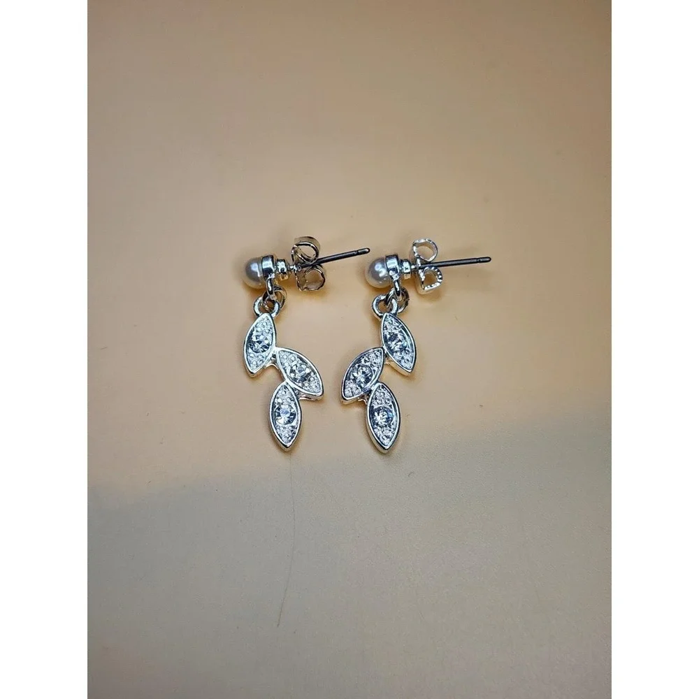 New SAQ Signed CZ Leaf Vine Silver Tone Necklace & Earring Set In Box FREE $HIP!